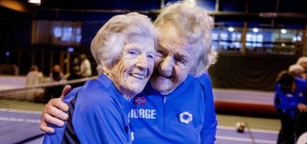 Filmanmeldelse: Optimisterne – Norsk film om volleyball-spillende bedstemødre er en hyldest til alderdommen og livet