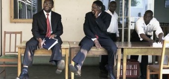 CPH:DOX: Democrats – Fantastisk dokumentar om Zimbabwes vej mod demokrati