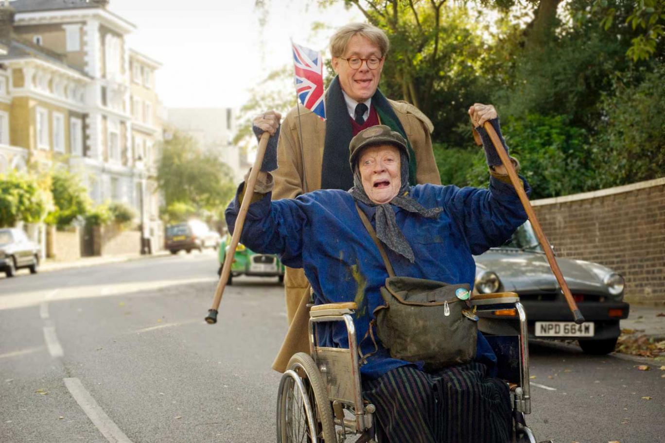Filmanmeldelse: The Lady in the Van – Maggie Smith i Oscar-præstation som posedame