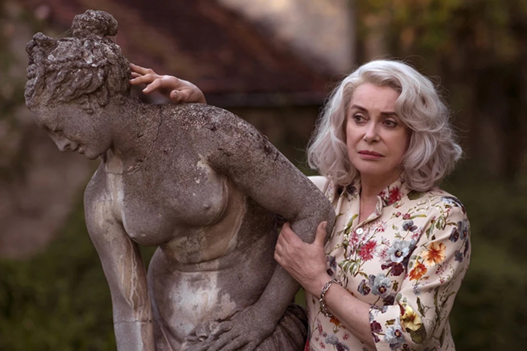 ﻿Filmanmeldelse: Claire Darling – Catherine Deneuve stråler med gråt hår