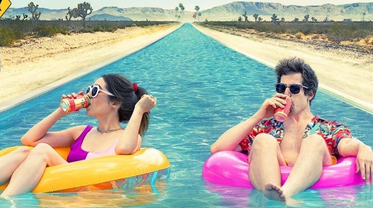 Filmanmeldelse: Palm Springs – ﻿Smuk og forfriskende kærlighedskomedie