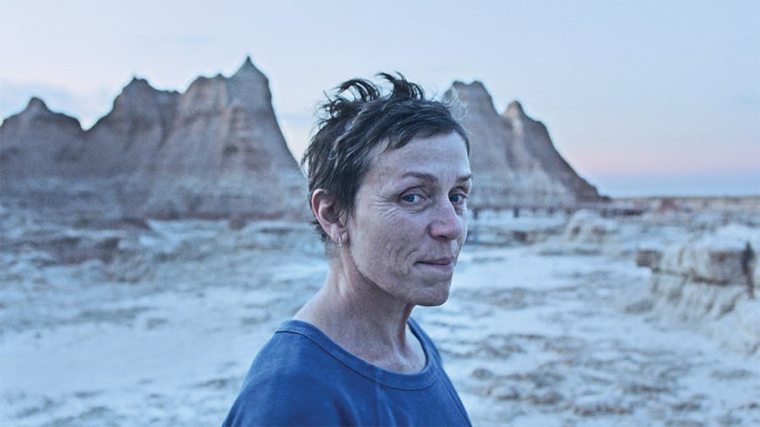 FILM: Nomadland – Årets Oscar-vinder er et mesterværk om USA’s moderne nomader﻿