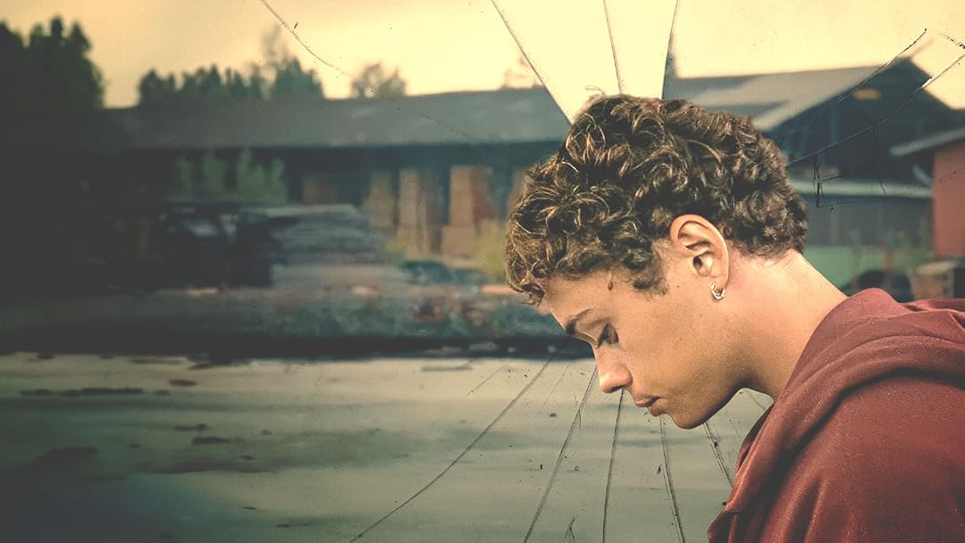 FILM: Glasskår – Dybfølt debutfilm om at være 16 år og livet går i tusind stykker
