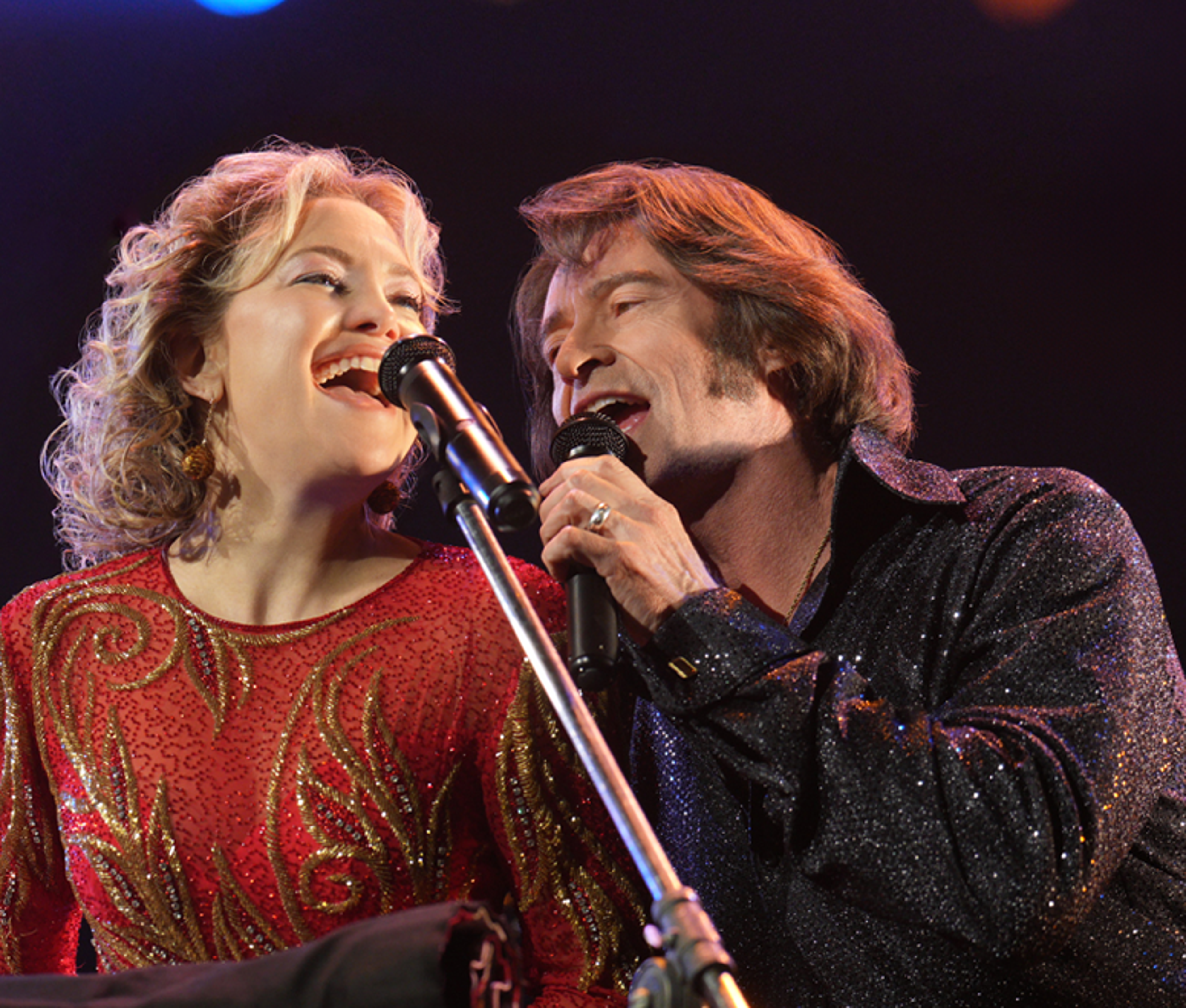 FILM: Song Sung Blue – Små drømme bliver til en stor film i historien om et Neil Diamond kopiband